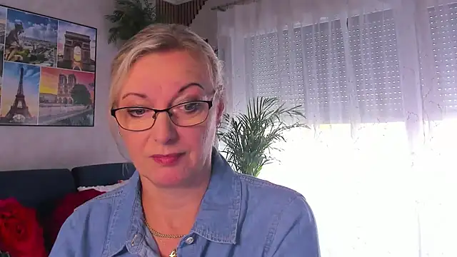 Pokazy przed kamerką – vanessa_chat