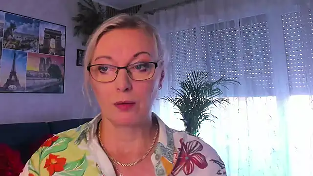 Show modela vanessa_chat na web-kameri