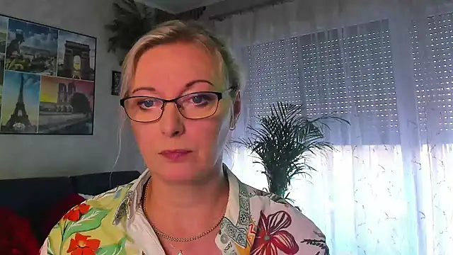 Pokazy przed kamerką – vanessa_chat