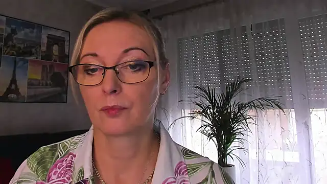 Show modela vanessa_chat na web-kameri