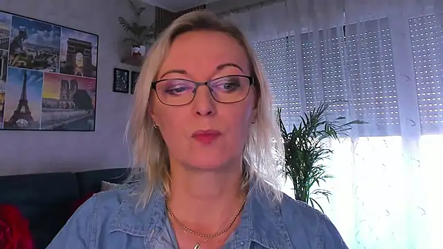 vanessa_chat's Webcam Show