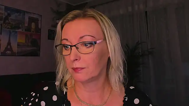 vanessa_chat's Webcam Show