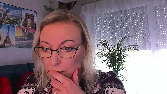 vanessa_chat's Webcam Show