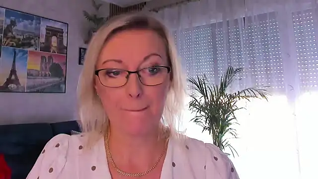 Show modela vanessa_chat na web-kameri
