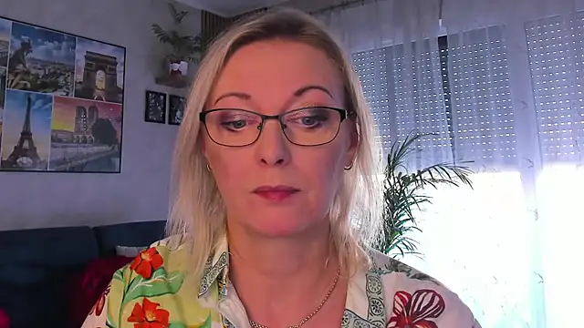 vanessa_chat's Webcam Show