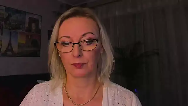 vanessa_chat's Webcam Show