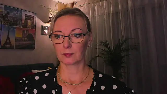 Show modela vanessa_chat na web-kameri