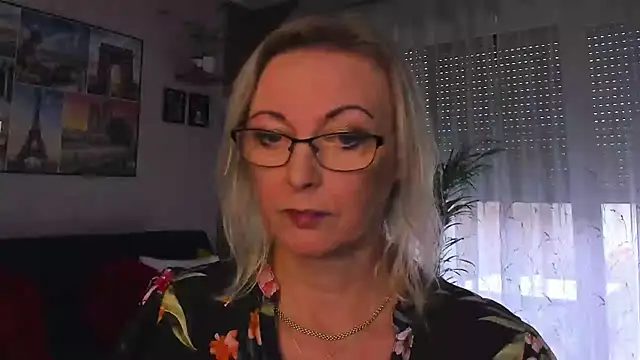 Show modela vanessa_chat na web-kameri