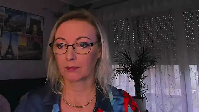 vanessa_chat Show in webcam