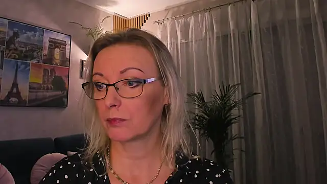 Pokazy przed kamerką – vanessa_chat