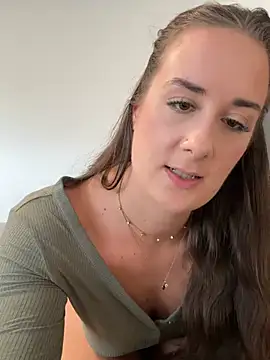 EllaMae webcam show