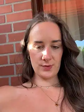 EllaMae Pertunjukan Webcam