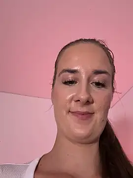 EllaMae Adlı Modelin Web Kamerası Şovu
