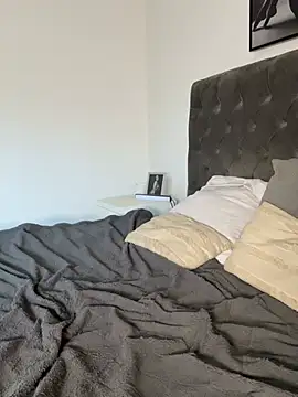EllaMae Webcam-Show