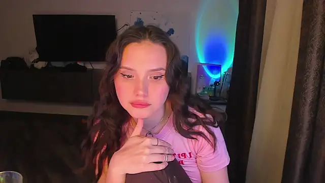 DoraCharmer's Live XXX Chat