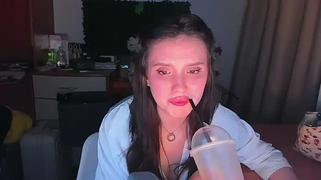 Chatroom XXX en direct de DoraCharmer