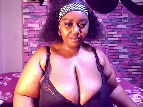 Chat +18 de BustySavita ao vivo