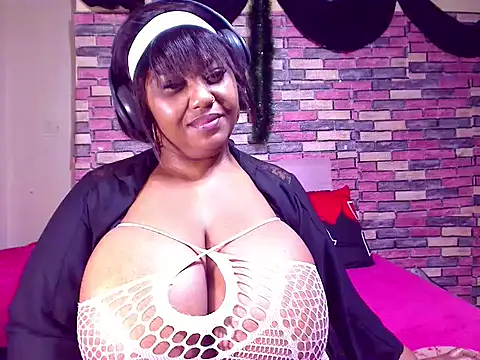 BustySavita Chat XXX in diretta
