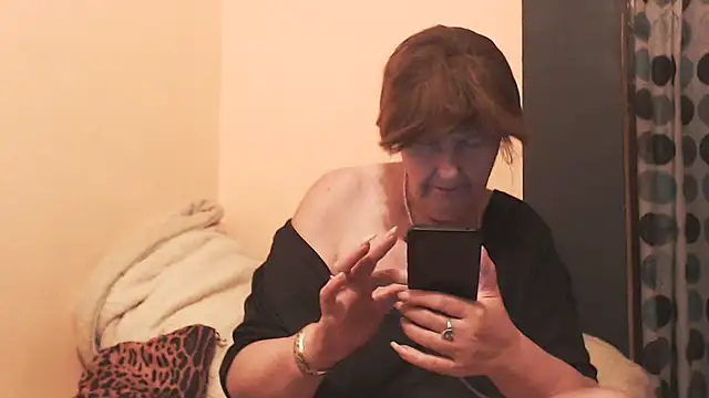 MioritaHard's Live XXX Chat
