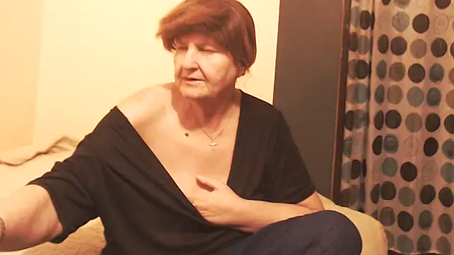 XXX chat uživo modela MioritaHard