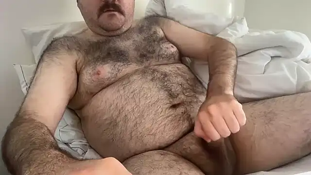 elagobear: διαδικτυακό σόου στην κάμερα