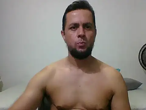 Show modela TRIISTAN_KING10 na web-kameri