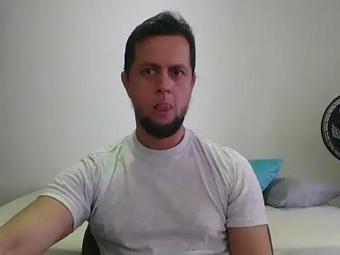 TRIISTAN_KING10 在線直播表演