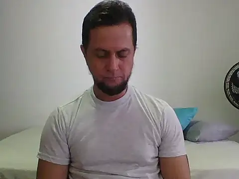 Show modela TRIISTAN_KING10 na web-kameri