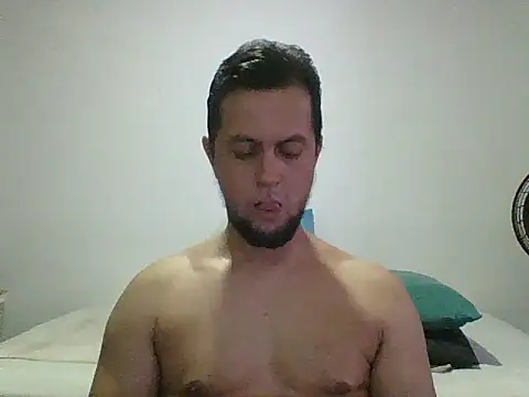 TRIISTAN_KING10's Live XXX Chat