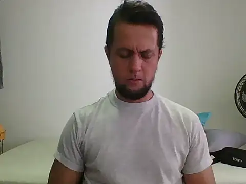 TRIISTAN_KING10 Pertunjukan Webcam