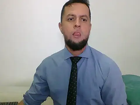Show modela TRIISTAN_KING10 na web-kameri