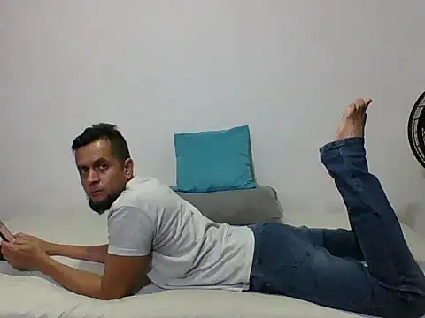 TRIISTAN_KING10 ওয়েবক্যাম শো