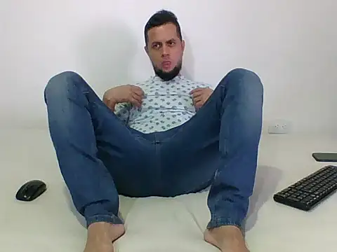 Show de TRIISTAN_KING10 na webcam