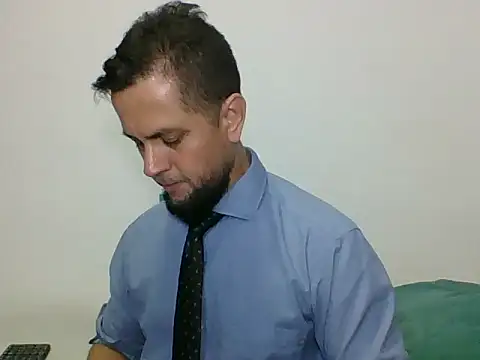 הופעת וובקאם של TRIISTAN_KING10