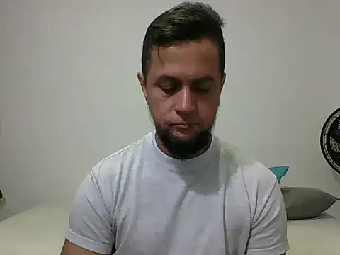 Show de TRIISTAN_KING10 na webcam