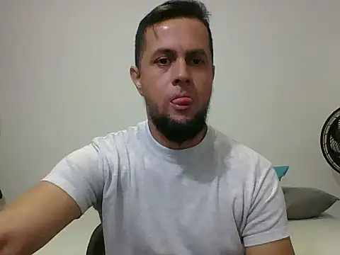 TRIISTAN_KING10 在線直播表演