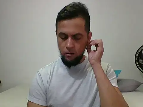 Show modela TRIISTAN_KING10 na web-kameri