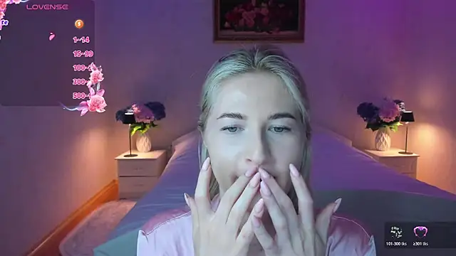 Julie_Blaze's Webcam Show