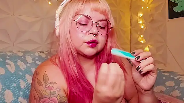 Satyn_doll live XXX chat