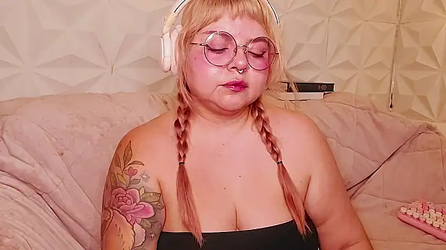 Satyn_doll's Webcam Show