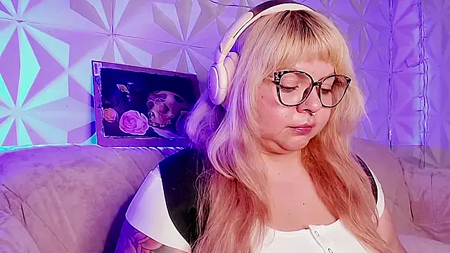Satyn_doll's Webcam Show