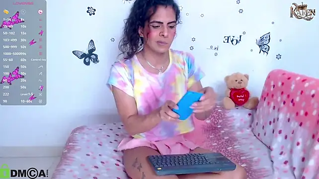 karen_sophia Show in webcam