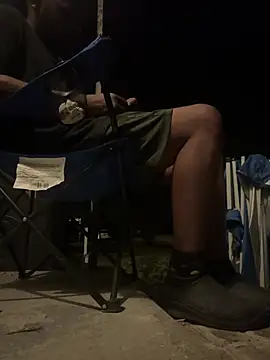 Yaboiyo1: διαδικτυακό σόου στην κάμερα