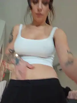 LilyOrion Chat XXX live