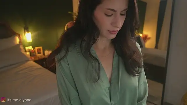 Alyonaqueen_ ওয়েবক্যাম শো