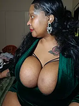 MONSTERTITS44DDD's Live XXX Chat