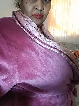 แชท XXX สดของ MONSTERTITS44DDD