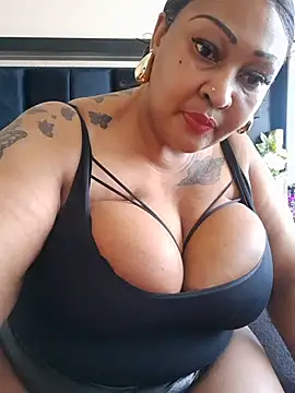 แชท XXX สดของ MONSTERTITS44DDD