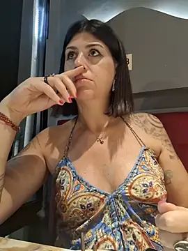 Lady_B_ Show in webcam