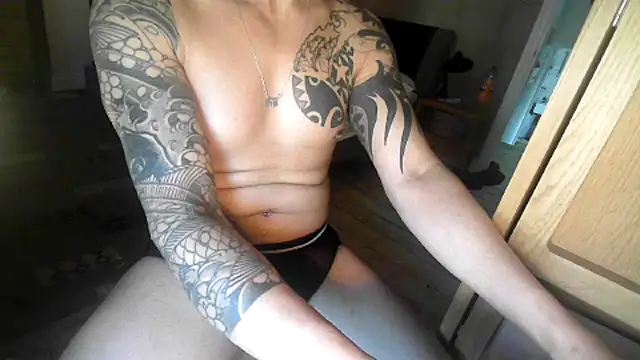 hrnyboy1978 webcam show